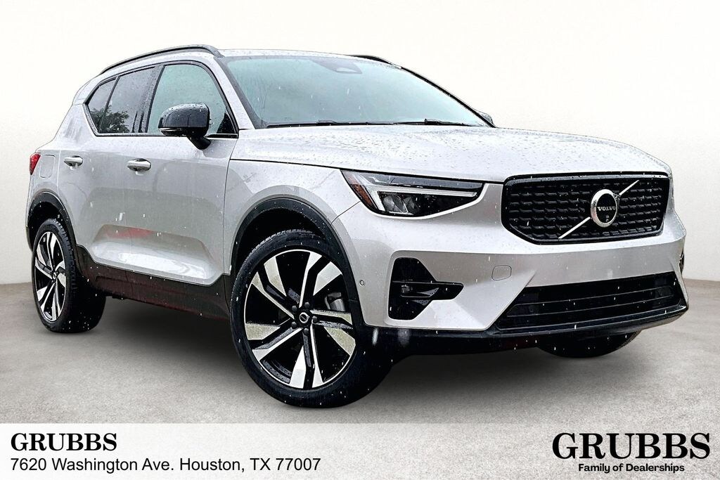 Certified 2025 Volvo XC40 B5 Plus Dark Theme SUV