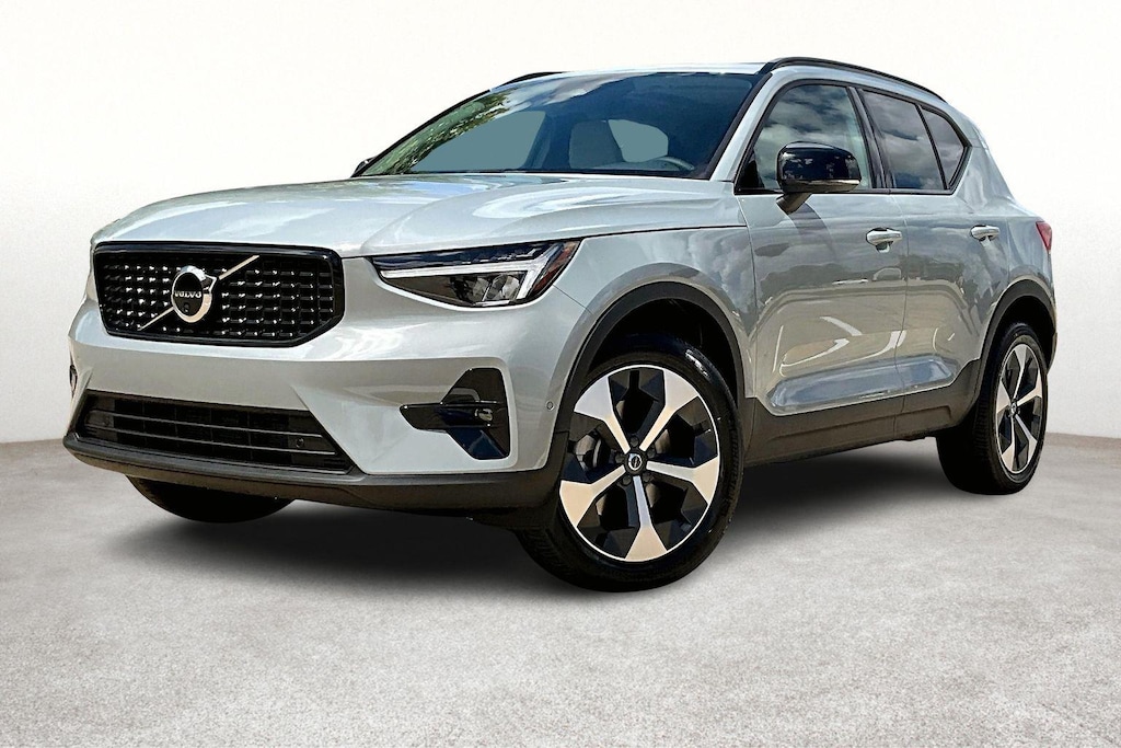 New 2026 Volvo XC40 B5 Plus SUV