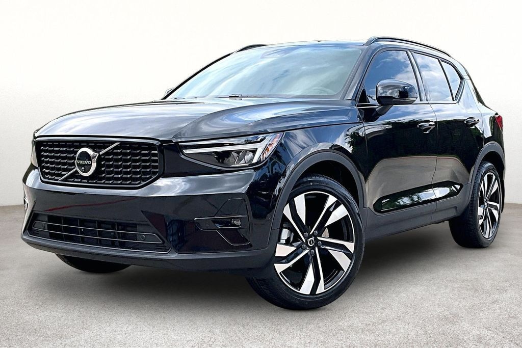 New 2026 Volvo XC40 B5 Plus SUV