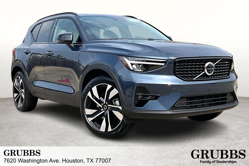 New 2026 Volvo XC40 B5 Plus