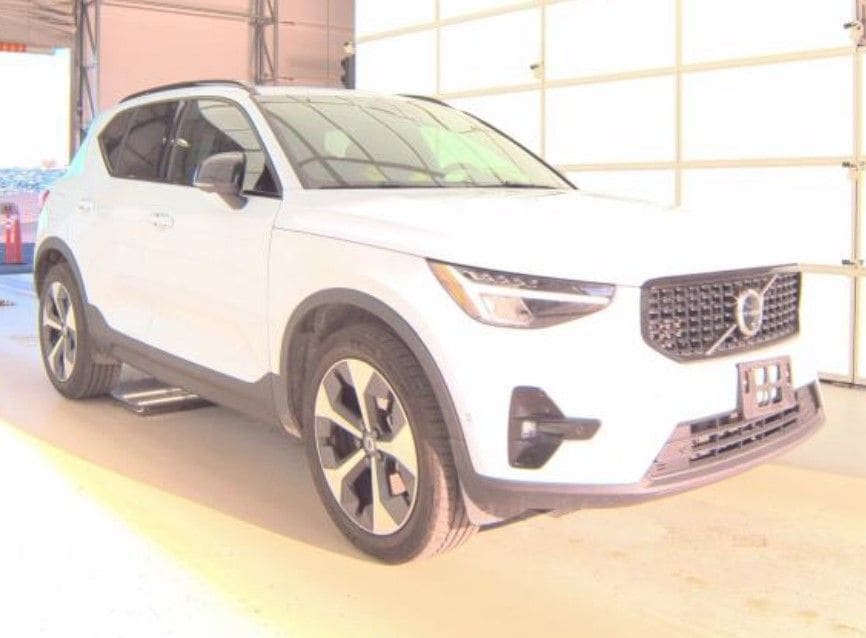2025 Volvo XC40 Plus
