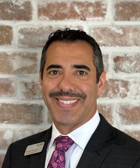 Staff member Shawn Prazeres from b9892156c307