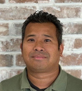 Staff member Samstar Bunyavong from ID_38748e