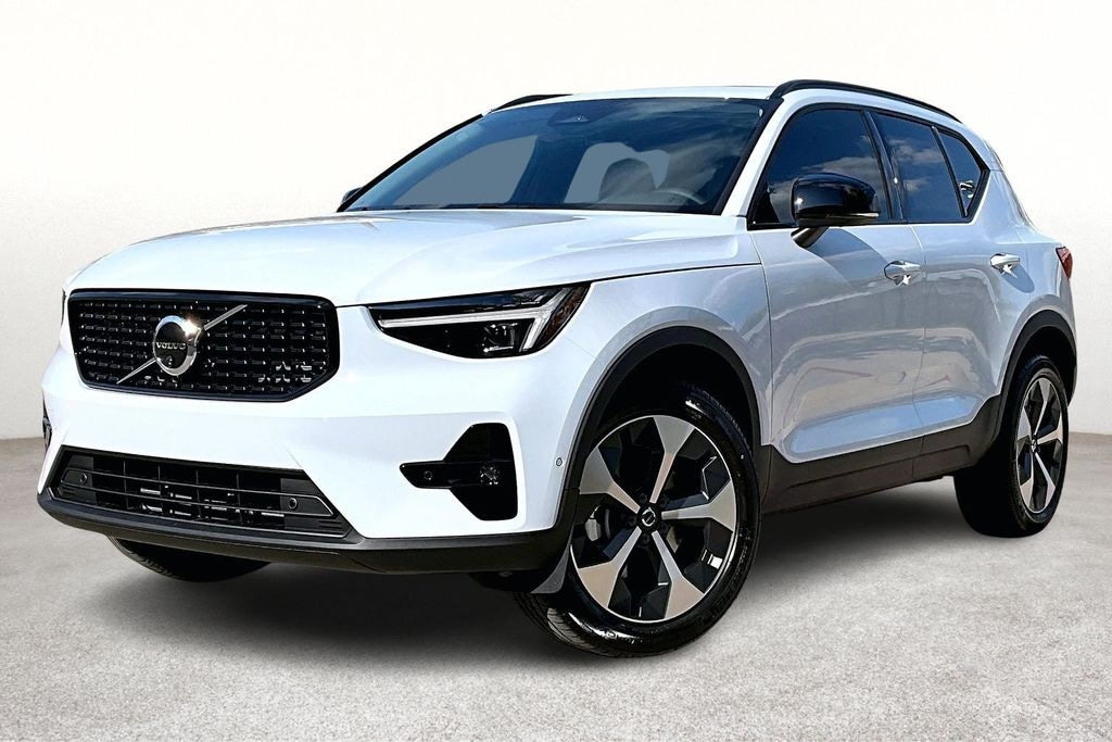 New 2026 Volvo XC40 B5 Plus SUV