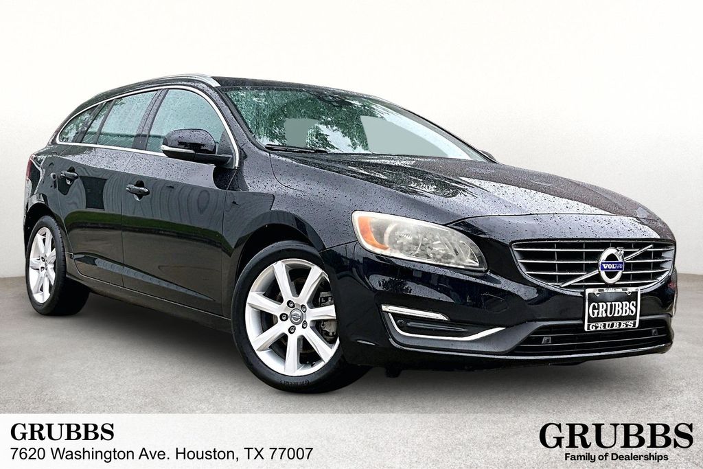 2017 Volvo V60 T5 FWD Premier's photo
