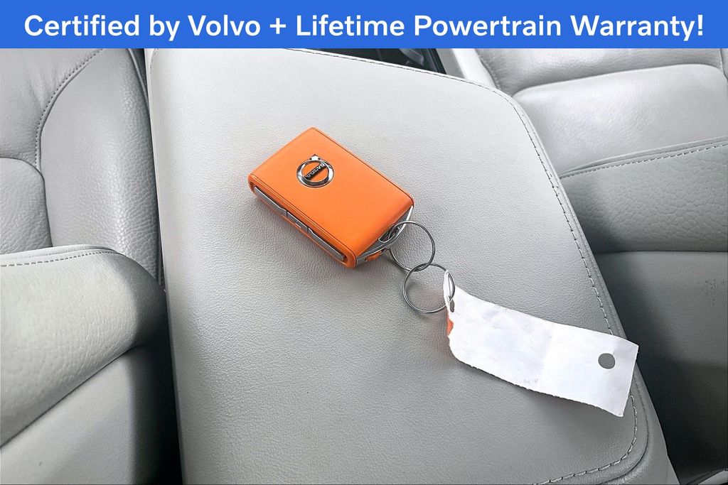 2025 Volvo S60 13