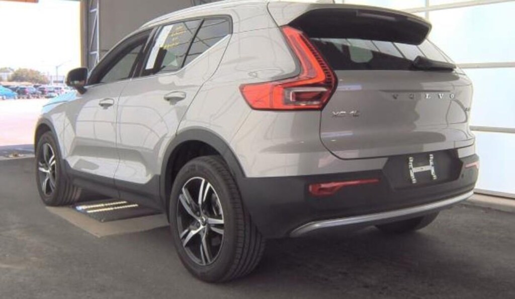 Used 2025 Volvo XC40 Core Bright Theme SUV
