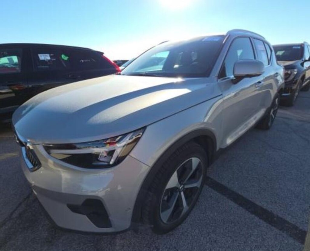 Used 2025 Volvo XC40 Plus Bright Theme SUV