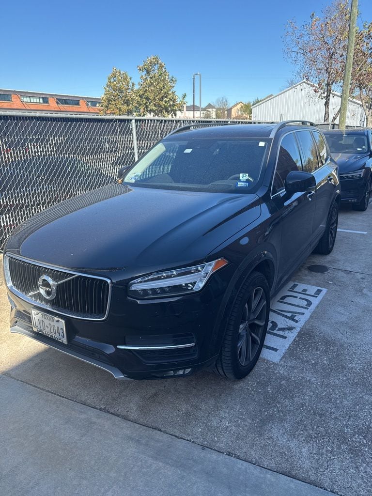 2019 Volvo XC90 Momentum's photo