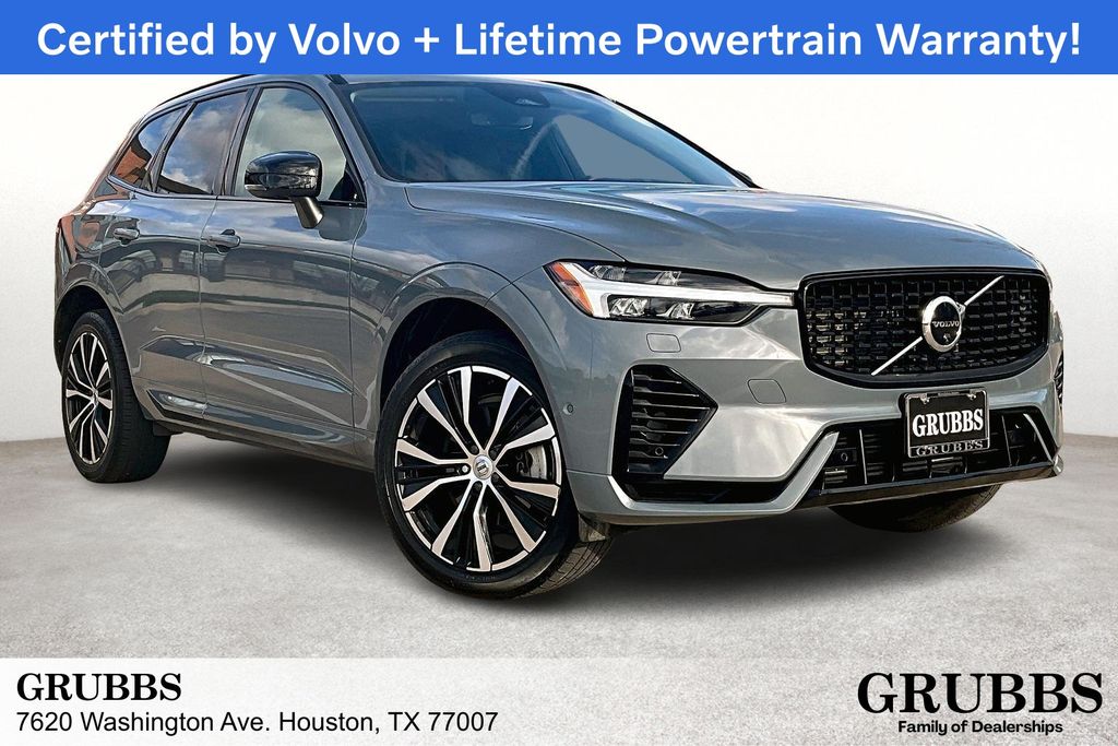 2023 Volvo XC60 Plus's photo