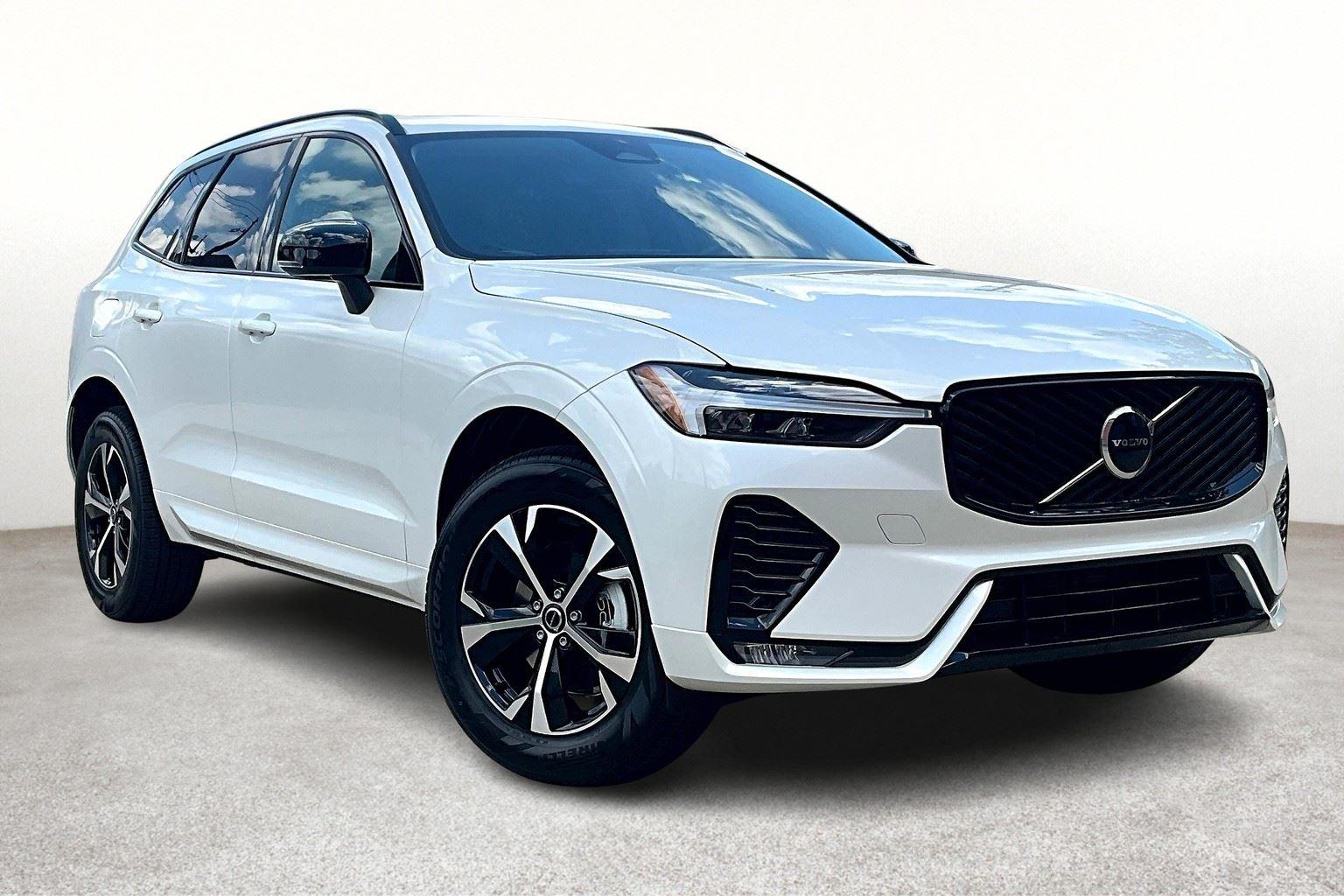 2026 Volvo XC60 B5 Core photo 2