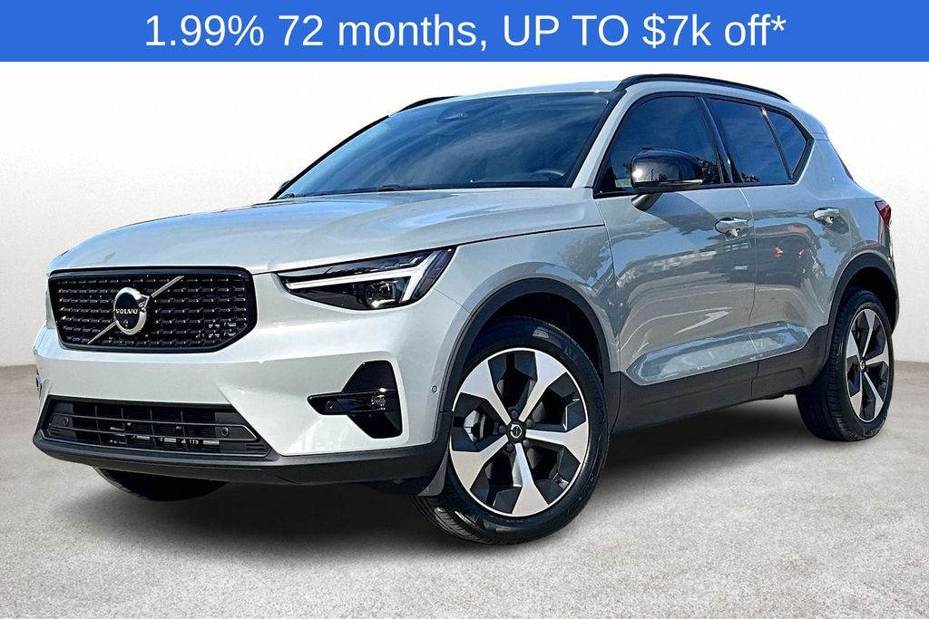 New 2026 Volvo XC40 B5 Plus SUV