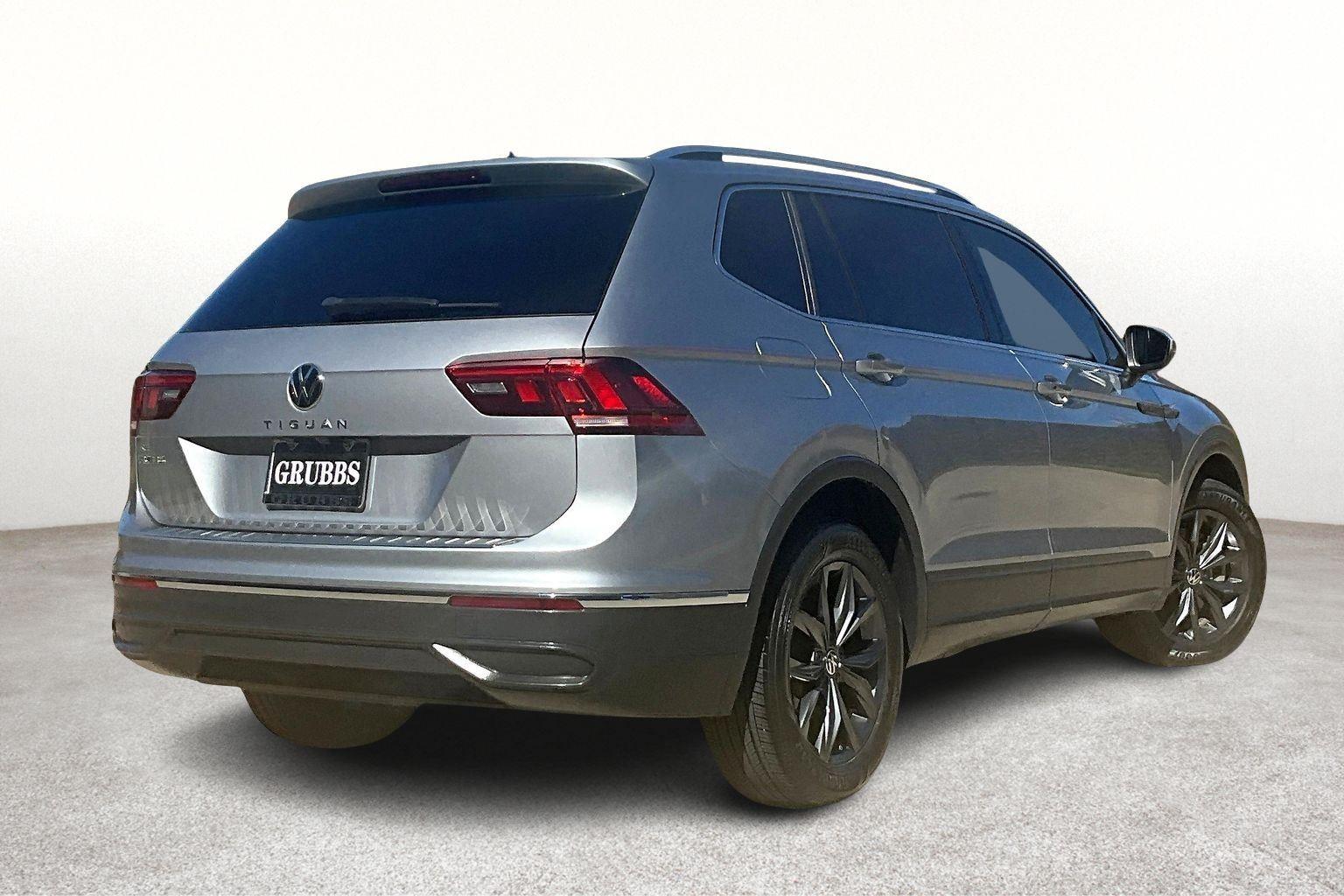 2022 Volkswagen Tiguan SE photo 2