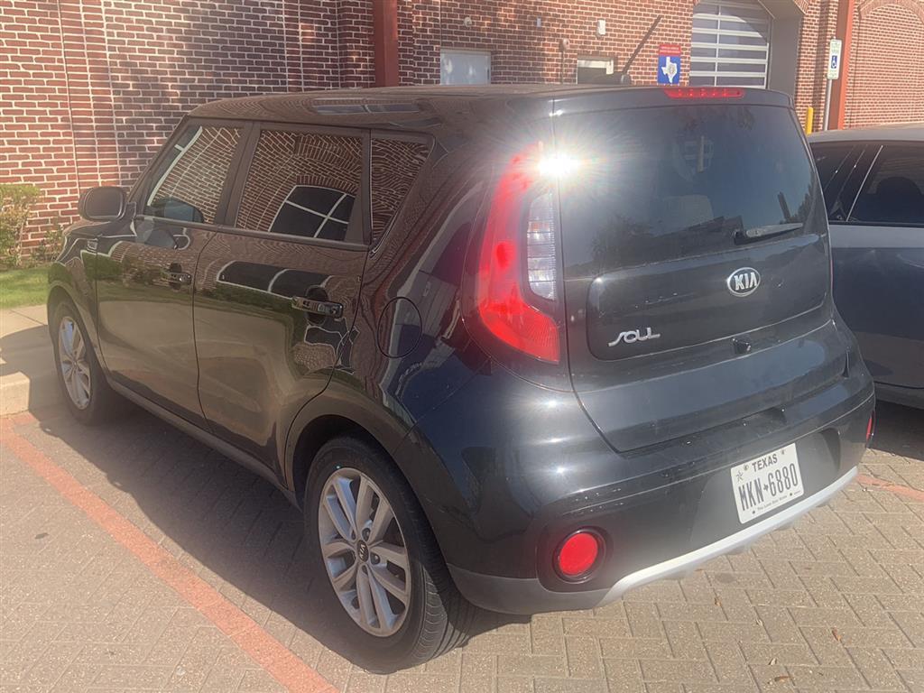 2017 Kia Soul Plus photo 2