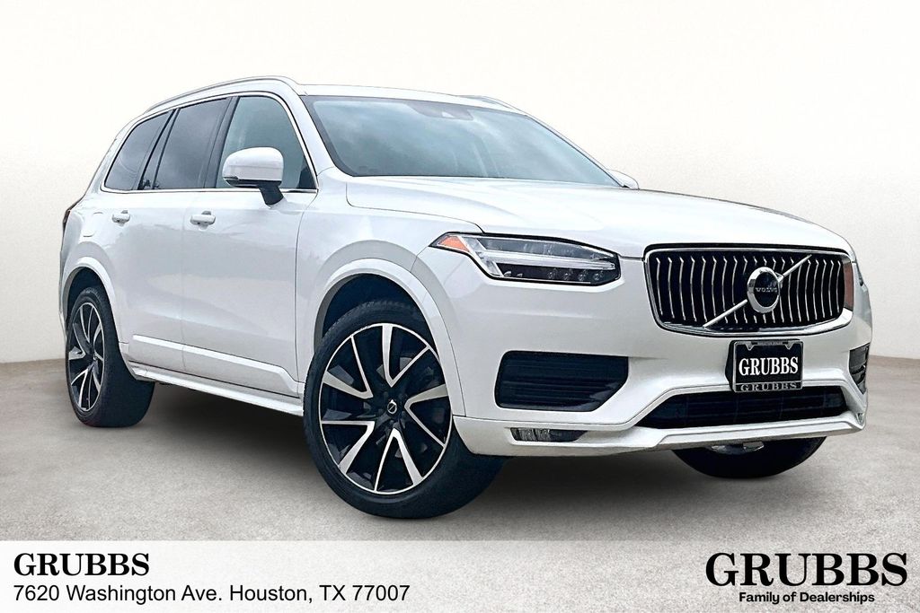 2022 Volvo XC90 T6 Momentum AWD's photo