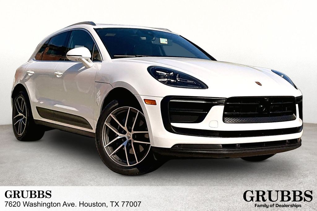 2023 Porsche Macan -'s photo