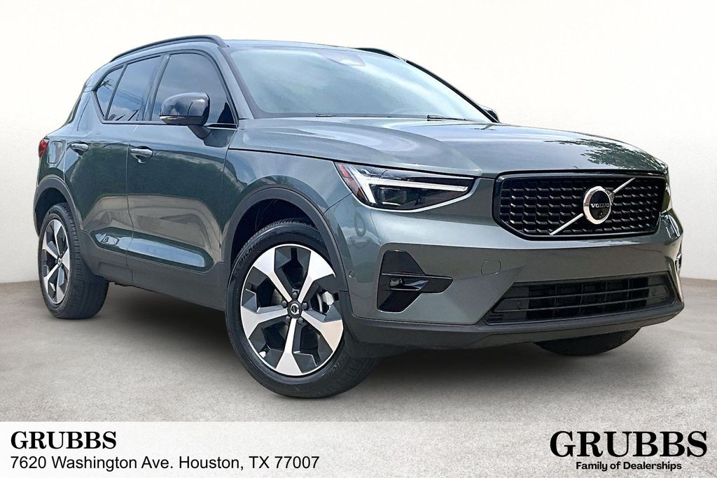 New 2026 Volvo XC40 B5 Plus