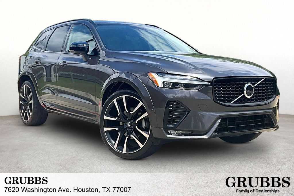 2023 Volvo XC60 B5 Ultimate Dark Theme FWD's photo
