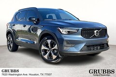 2026 Volvo XC40 B5 Core AWD SUV