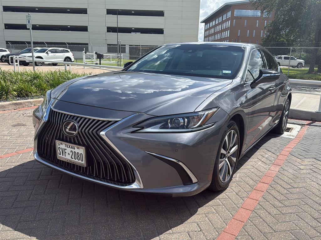 2019 Lexus ES 350 photo 2