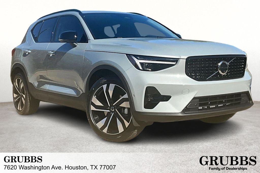 New 2026 Volvo XC40 B5 Ultra SUV