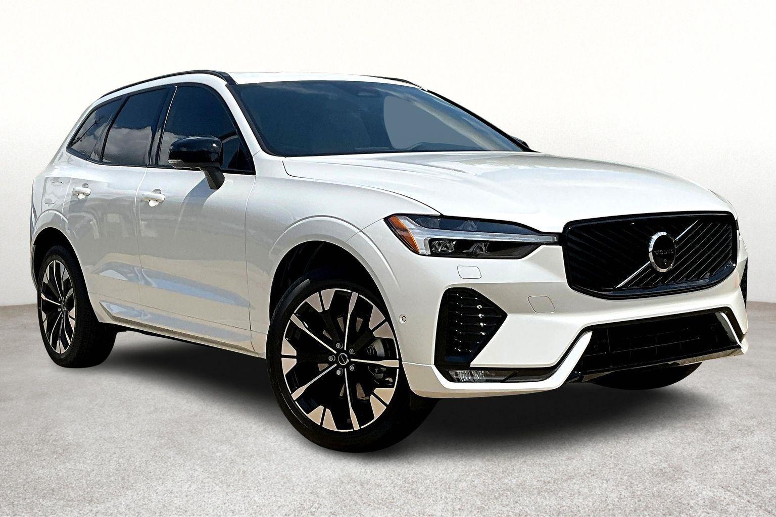 2026 Volvo XC60 B5 Plus photo 2