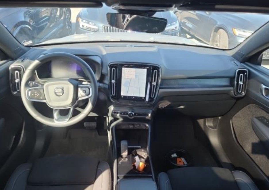 2024 Volvo C40 Recharge Plus photo 3