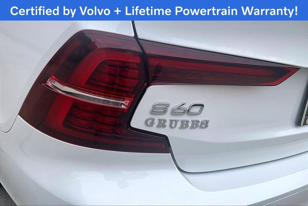 2025 Volvo S60 39