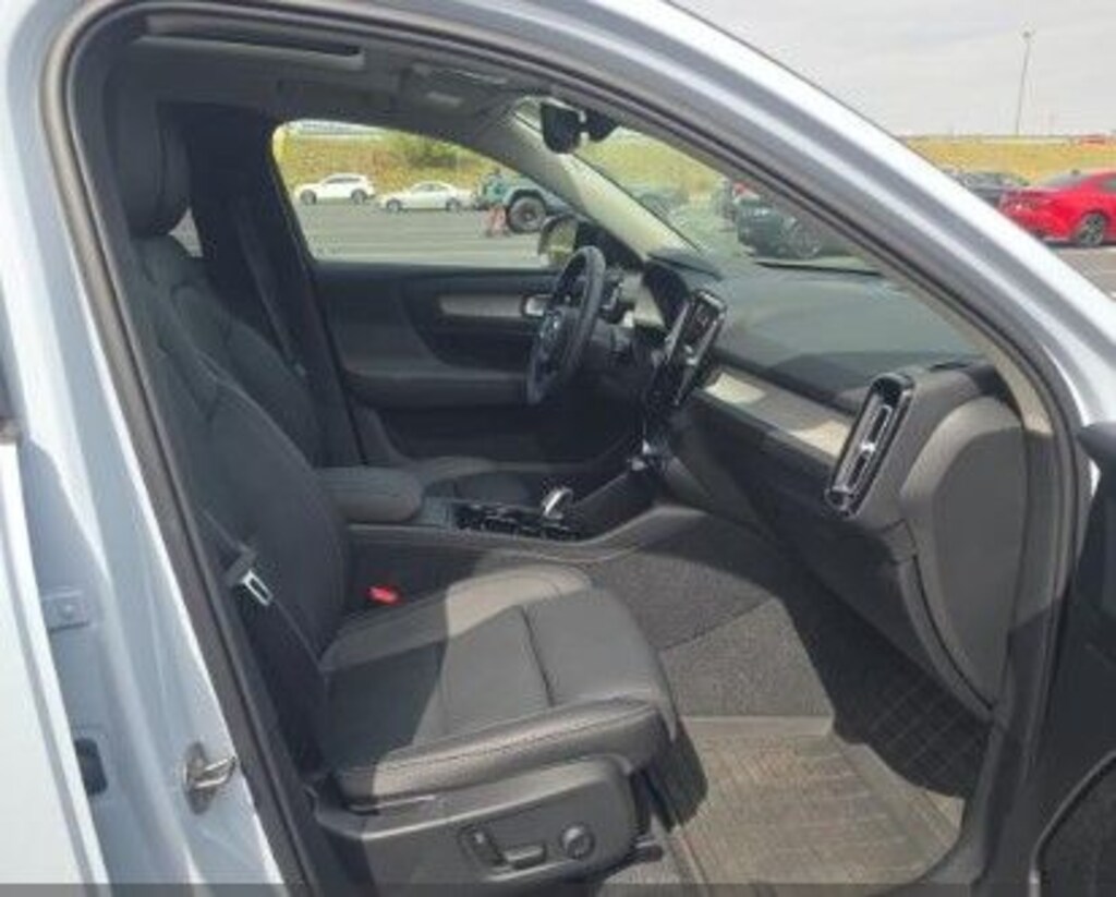 Used 2026 Volvo XC40 B5 Plus SUV