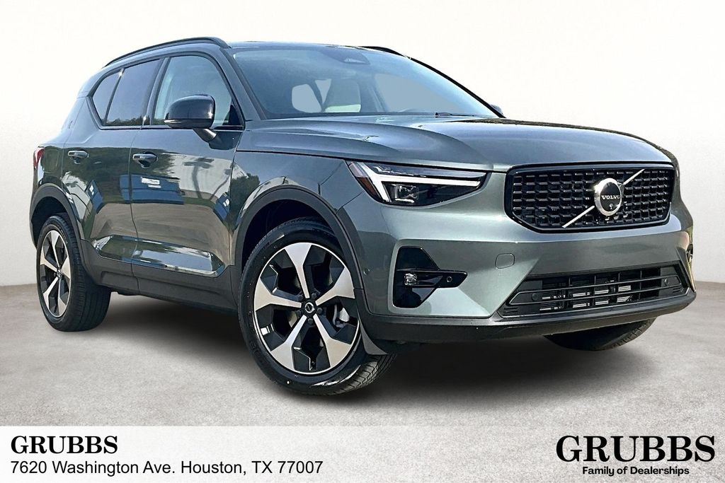 2026 Volvo XC40 Plus's photo
