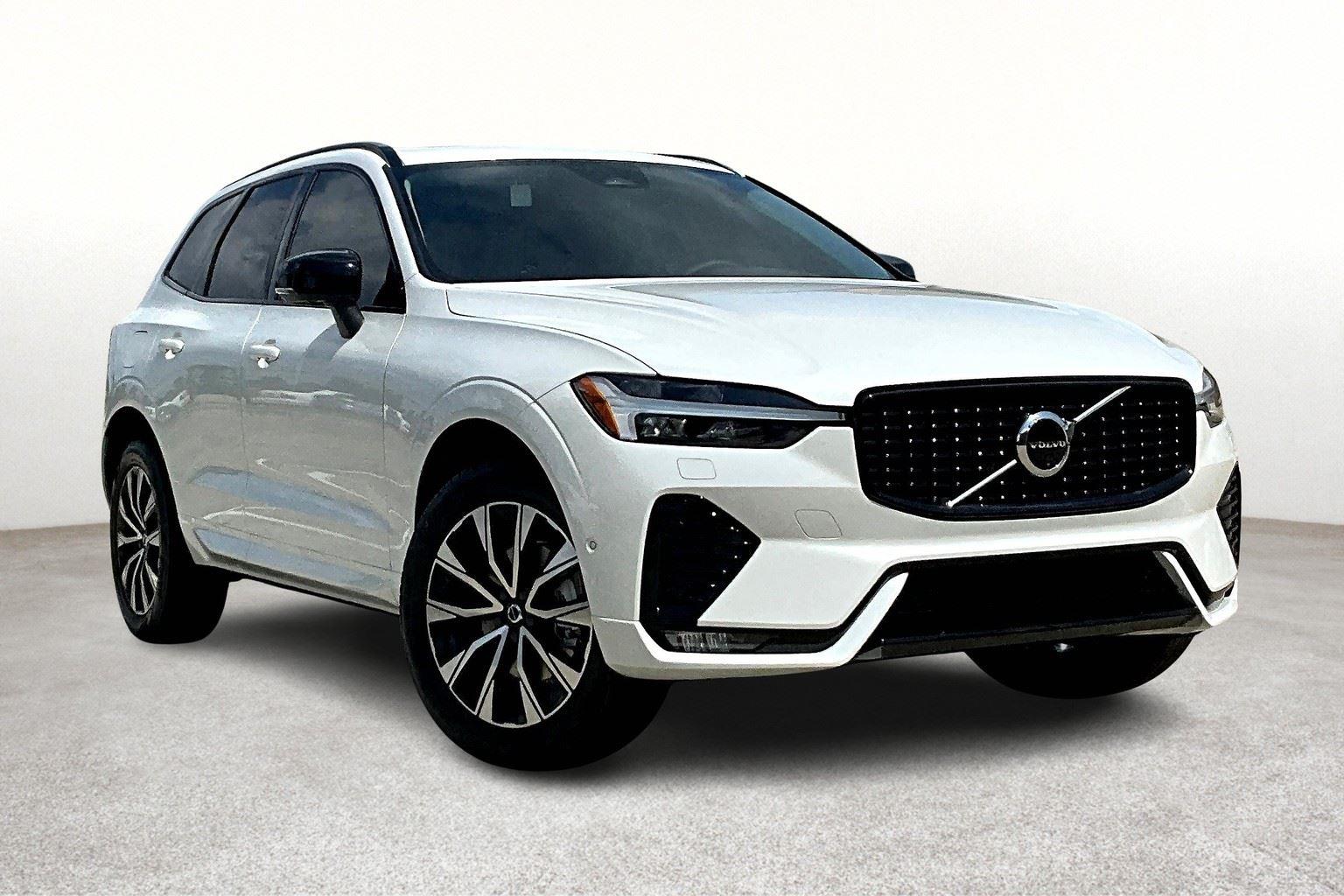 2025 Volvo XC60 B5 Plus photo 2