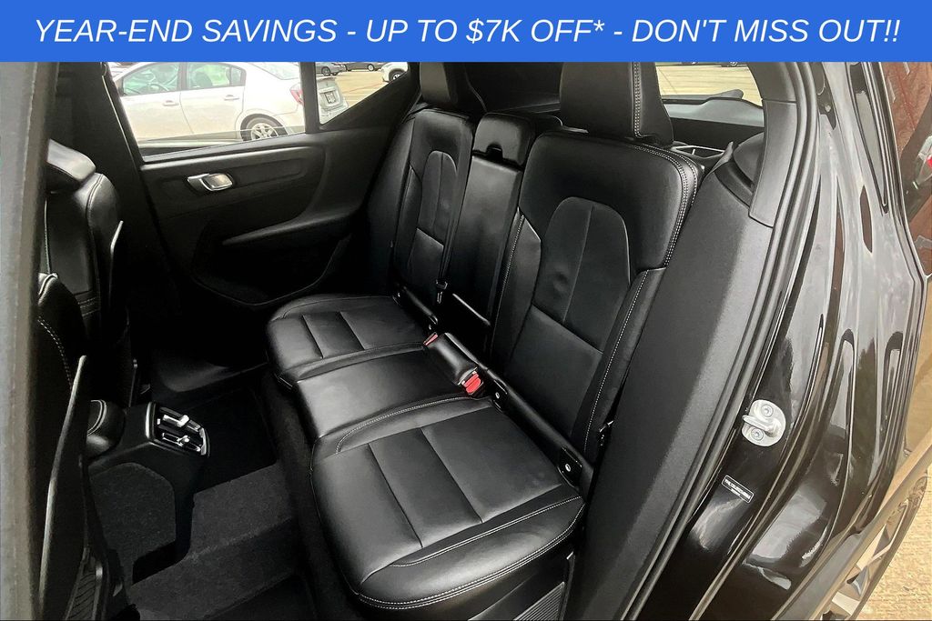 2025 Volvo XC40 Core - Photo 22