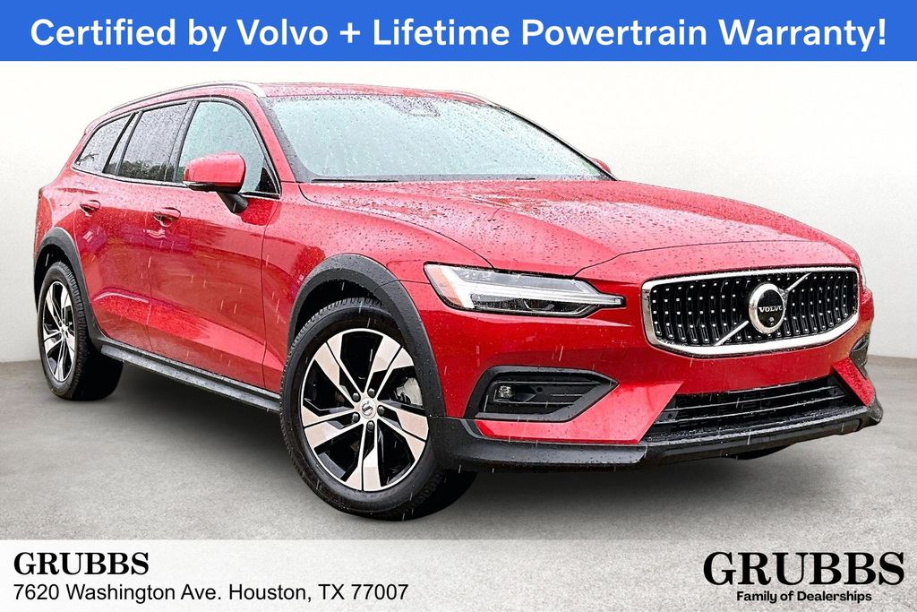 2025 Volvo V60 Cross Country B5 Plus AWD's photo