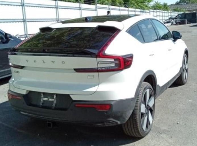 2023 Volvo C40 Recharge Ultimate photo 2