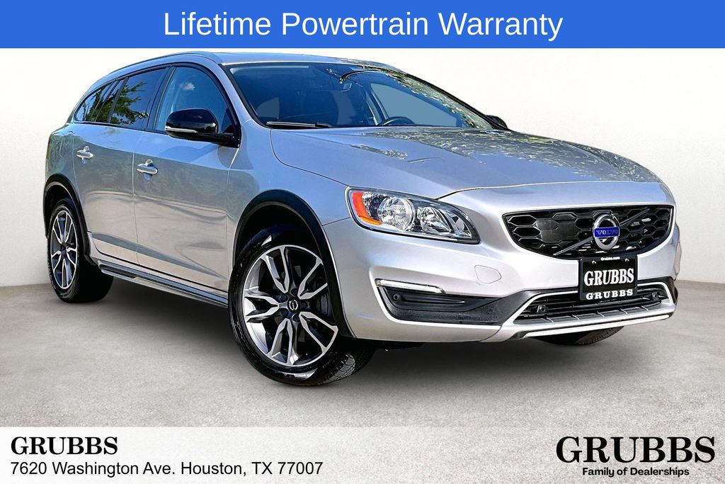 2018 Volvo V60 43