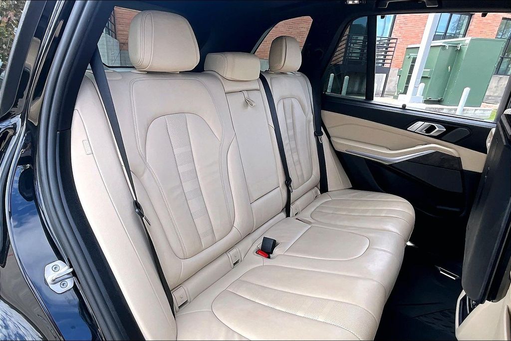 2021 BMW X5 M50i - Photo 38