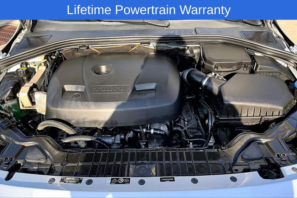 2018 Volvo V60 9