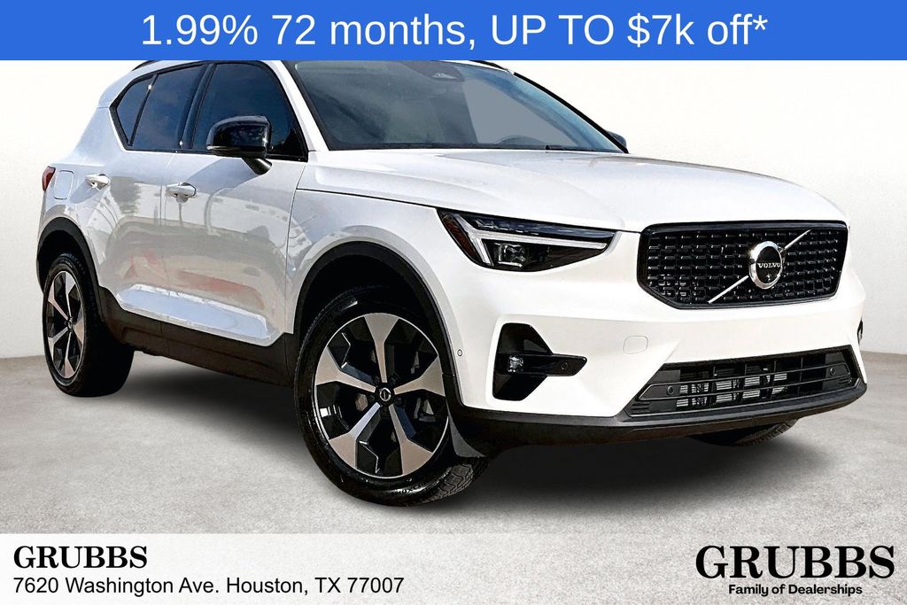 2026 Volvo XC40 Plus's photo