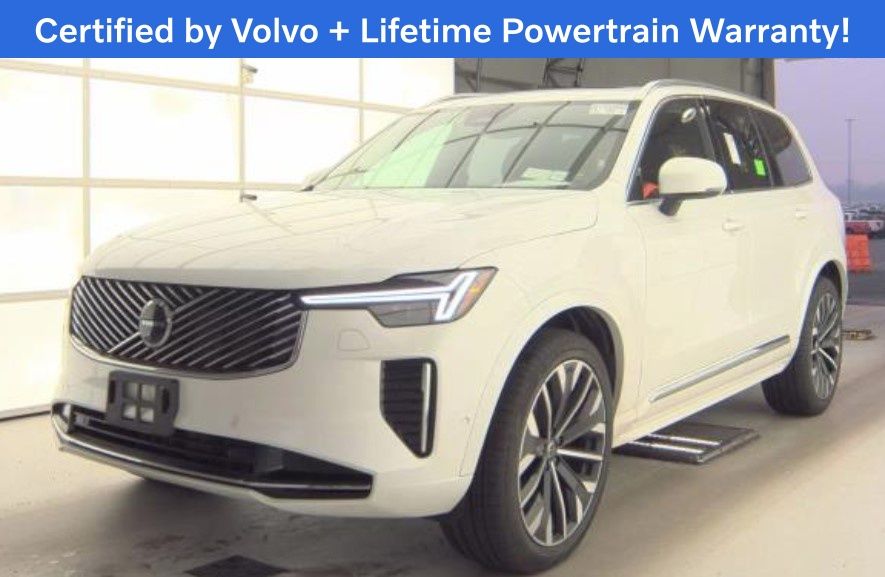 2025 Volvo XC90 Plus's photo