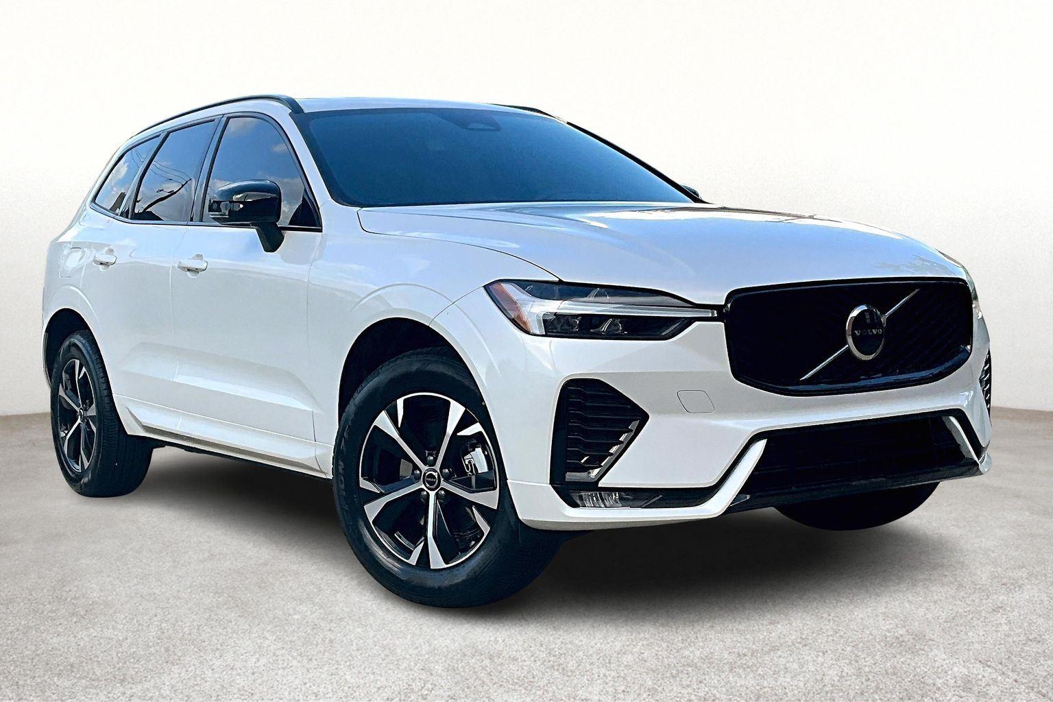 2026 Volvo XC60 B5 Core photo 2