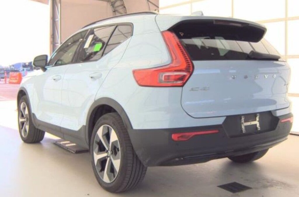Used 2025 Volvo XC40 B5 Plus Dark Theme SUV