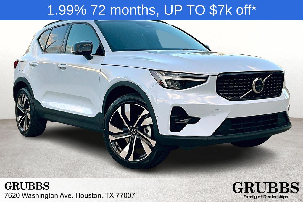 2026 Volvo XC40 Plus