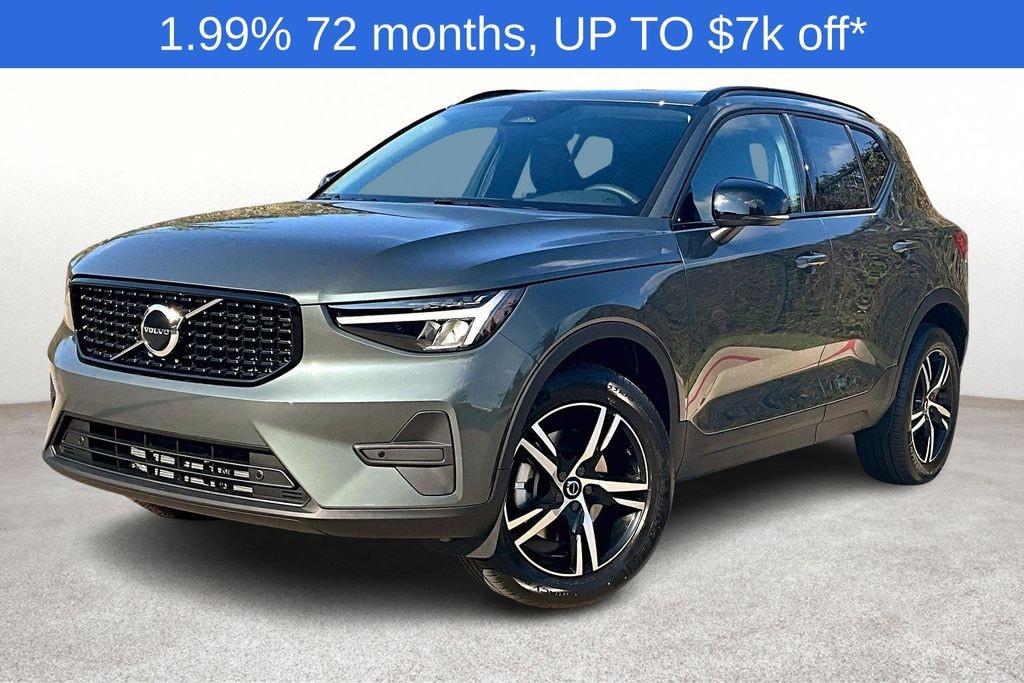 New 2026 Volvo XC40 B5 Core SUV