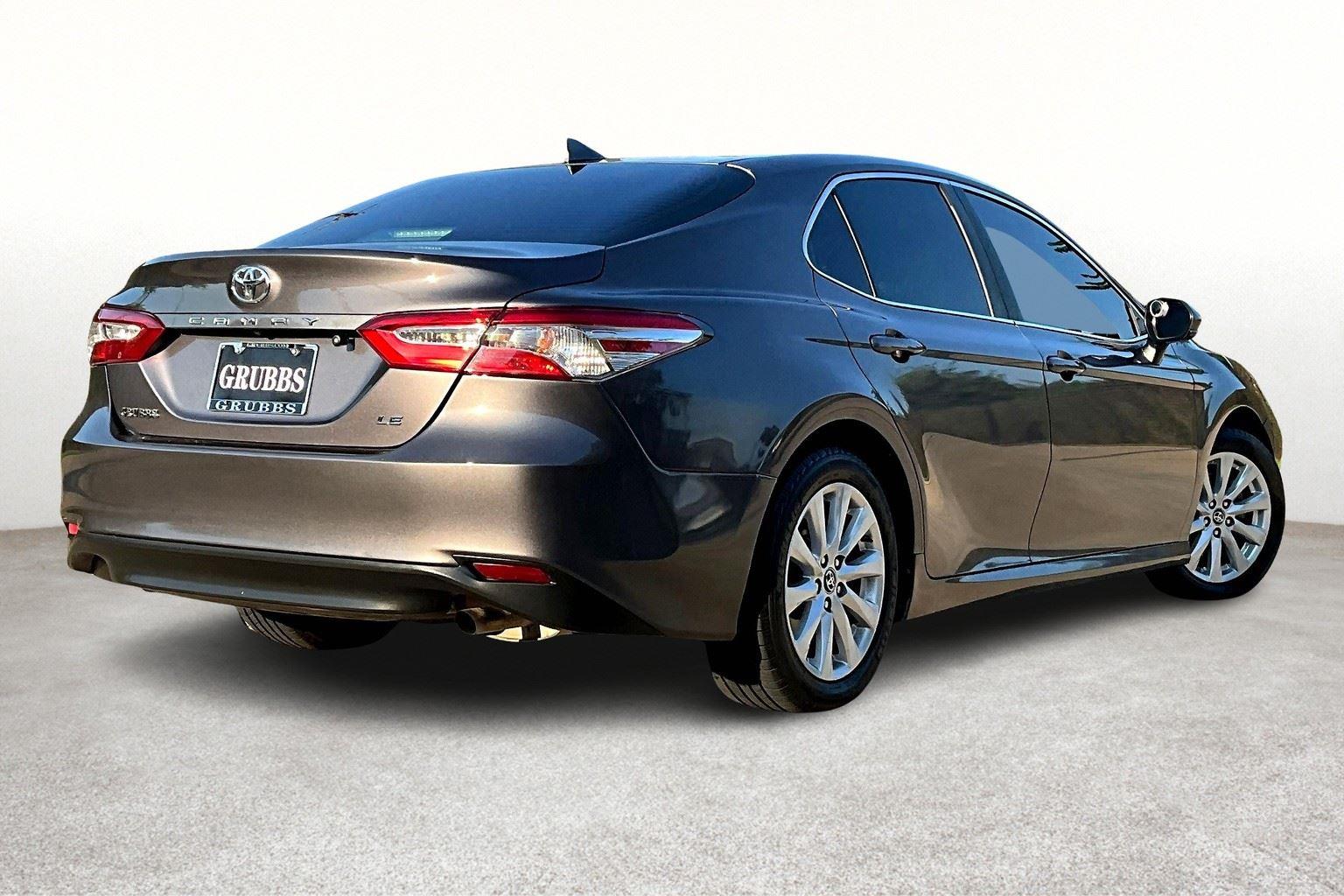 2019 Toyota Camry L photo 2