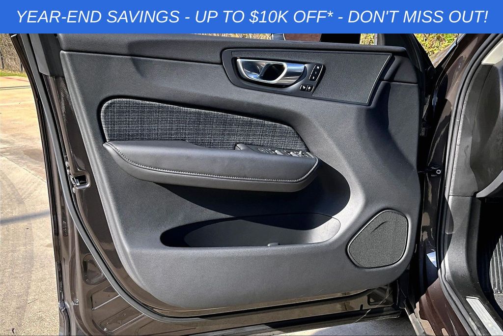 2025 Volvo XC60 Core - Photo 23