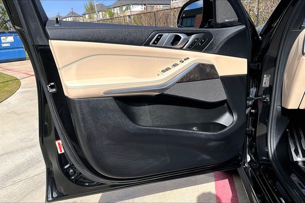 2021 BMW X5 M50i - Photo 25