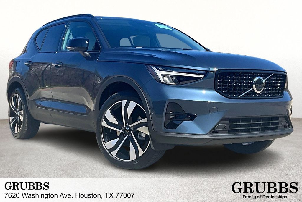 2026 Volvo XC40