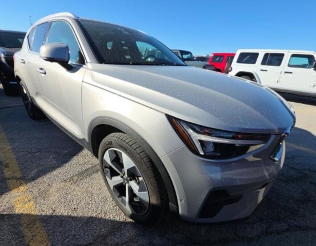 Used 2025 Volvo XC40 Plus Bright Theme SUV