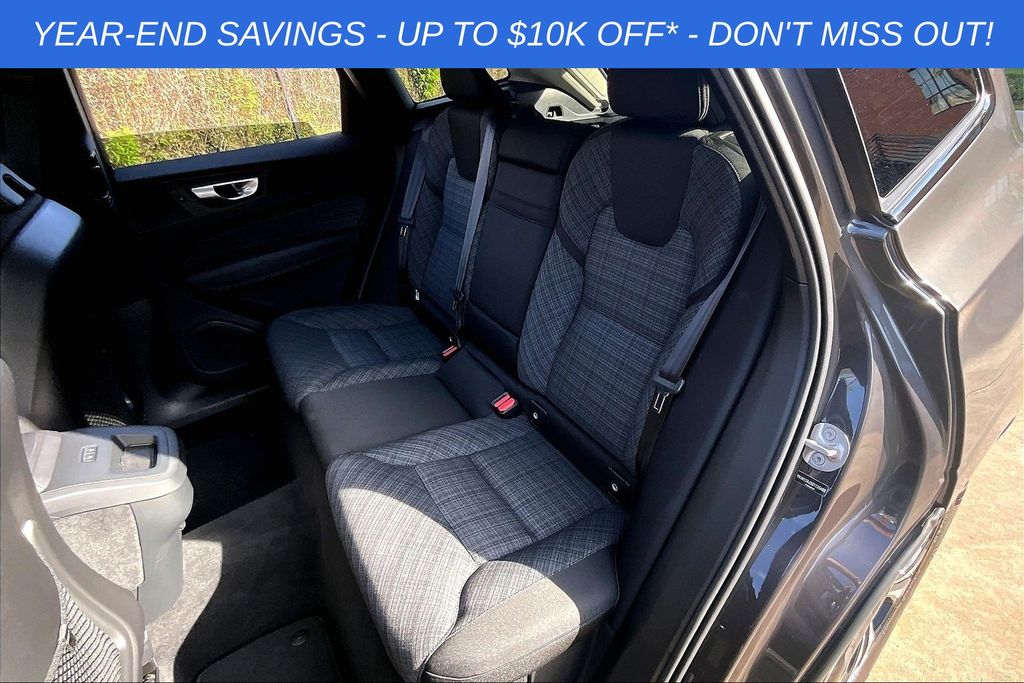 2025 Volvo XC60 Core - Photo 33