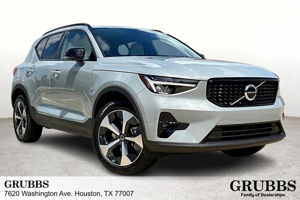 New 2026 Volvo XC40 B5 Plus SUV